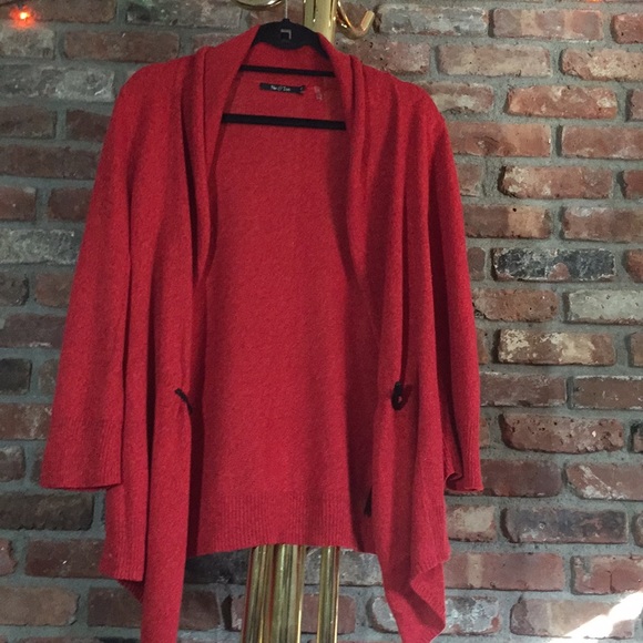 Women’s Sweater - Picture 3 of 5